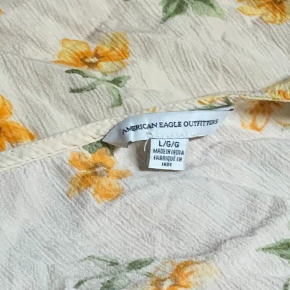 American Eagle Short Sleeved Ruched Front Floral Blouse - Picture 5 of 5